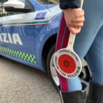 Patente di guida con foto di un'altra persona, la Polizia di Stato scopre il raggiro