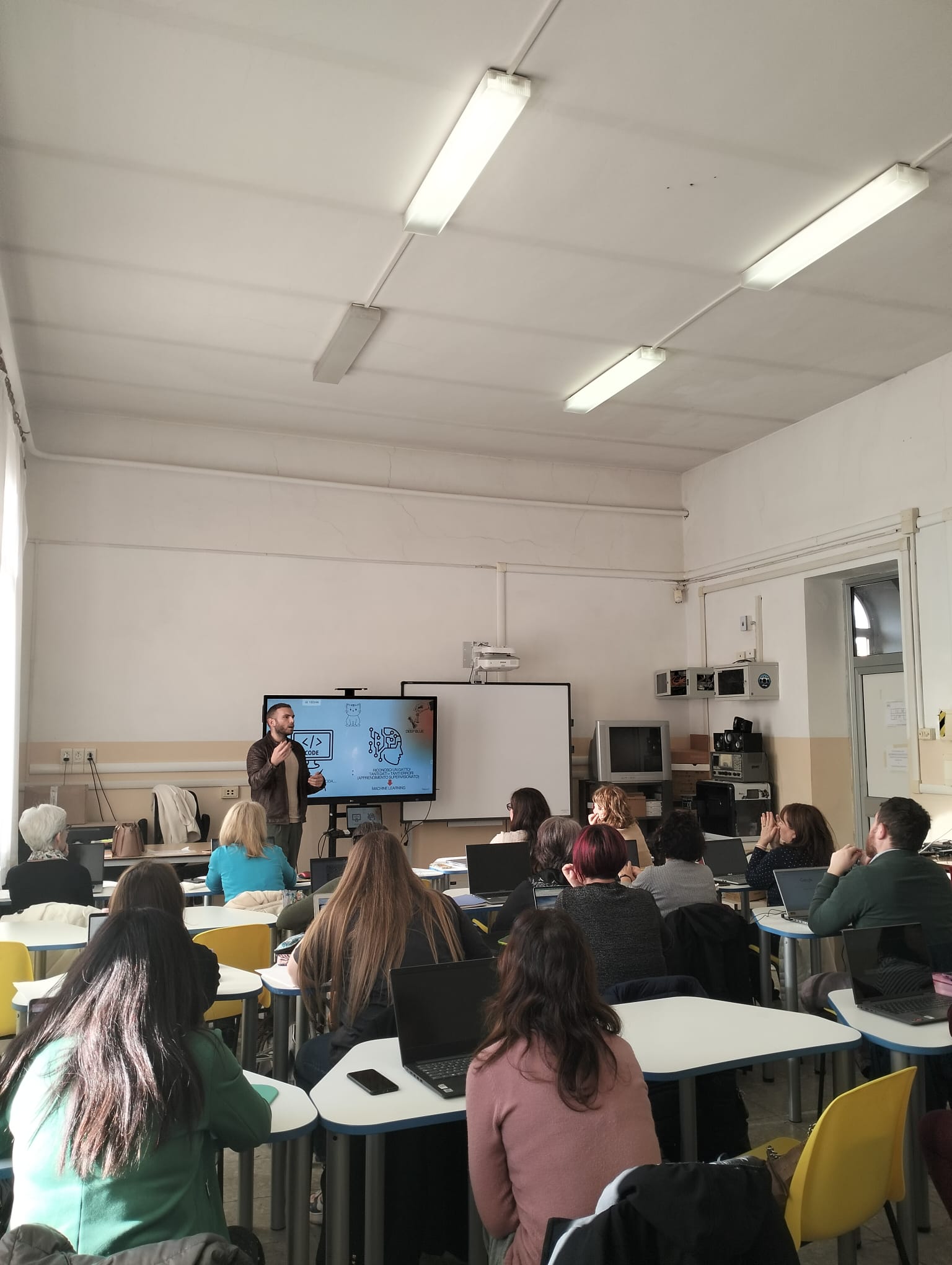 Bassano Romano: L'Intelligenza Artificiale entra in classe! - Uncategorized