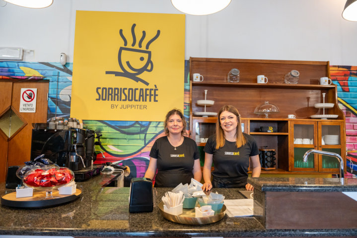 Juppiter a Vetralla con il Sorriso Caffè. La presentazione davanti a centinaia di persone. - Uncategorized