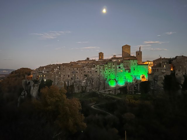 Vitorchiano: Completato il progetto per l'illuminazione artistica della rupe ovest - Uncategorized