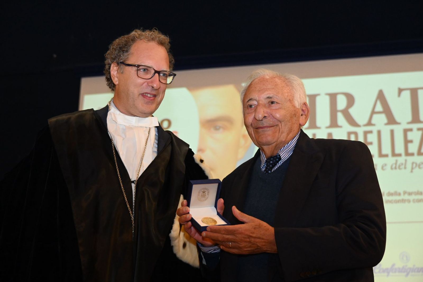 Pirati della Bellezza, Mogol riceve il sigillo d'Ateneo dell'Unitus a Viterbo - Uncategorized