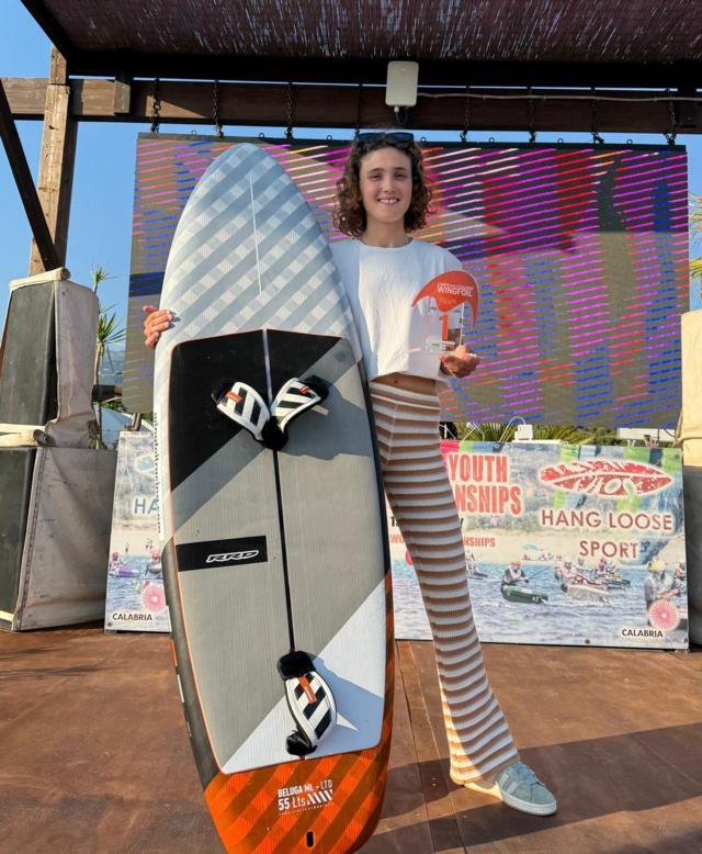 La diciottenne viterbese Ester Biaggi campionessa italiana di wing foil - Uncategorized