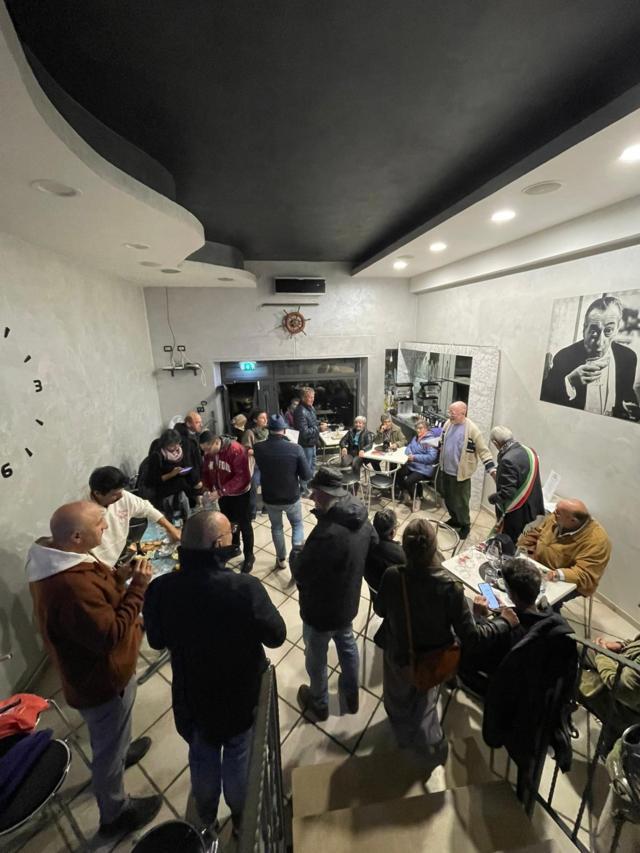 Capodimonte, inaugurata la prima postazione BookCrossing: «Cresce il senso di comunità» - Uncategorized