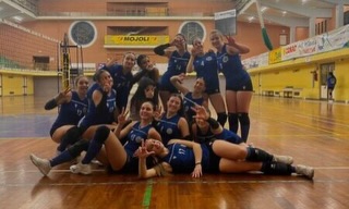 La Real Azzurra travolge Ischia di Castro: 3-0 e secondo posto in classifica - Uncategorized