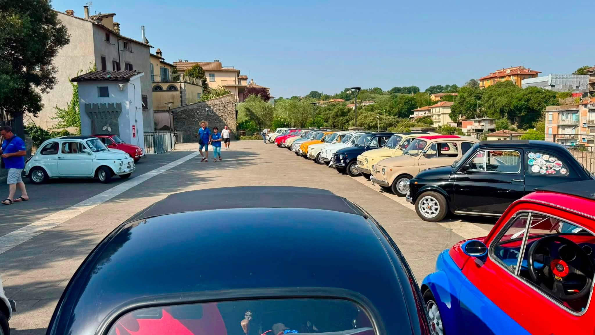 Vitorchiano: successo per il 1° Raduno Fiat 500 "Fuori le Mura" - Uncategorized