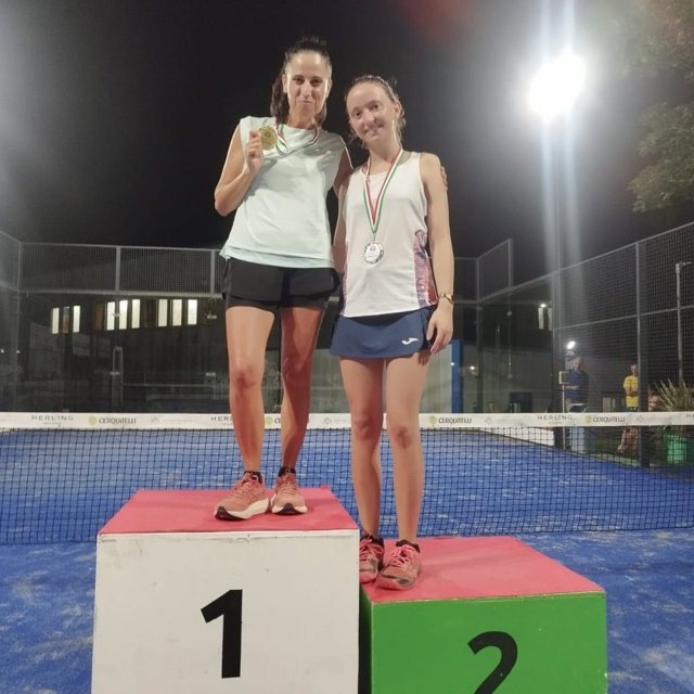 Real Azzurra, subito un successo: oltre 80 iscritti e primi campioni al torneo di tennis e padel - Uncategorized
